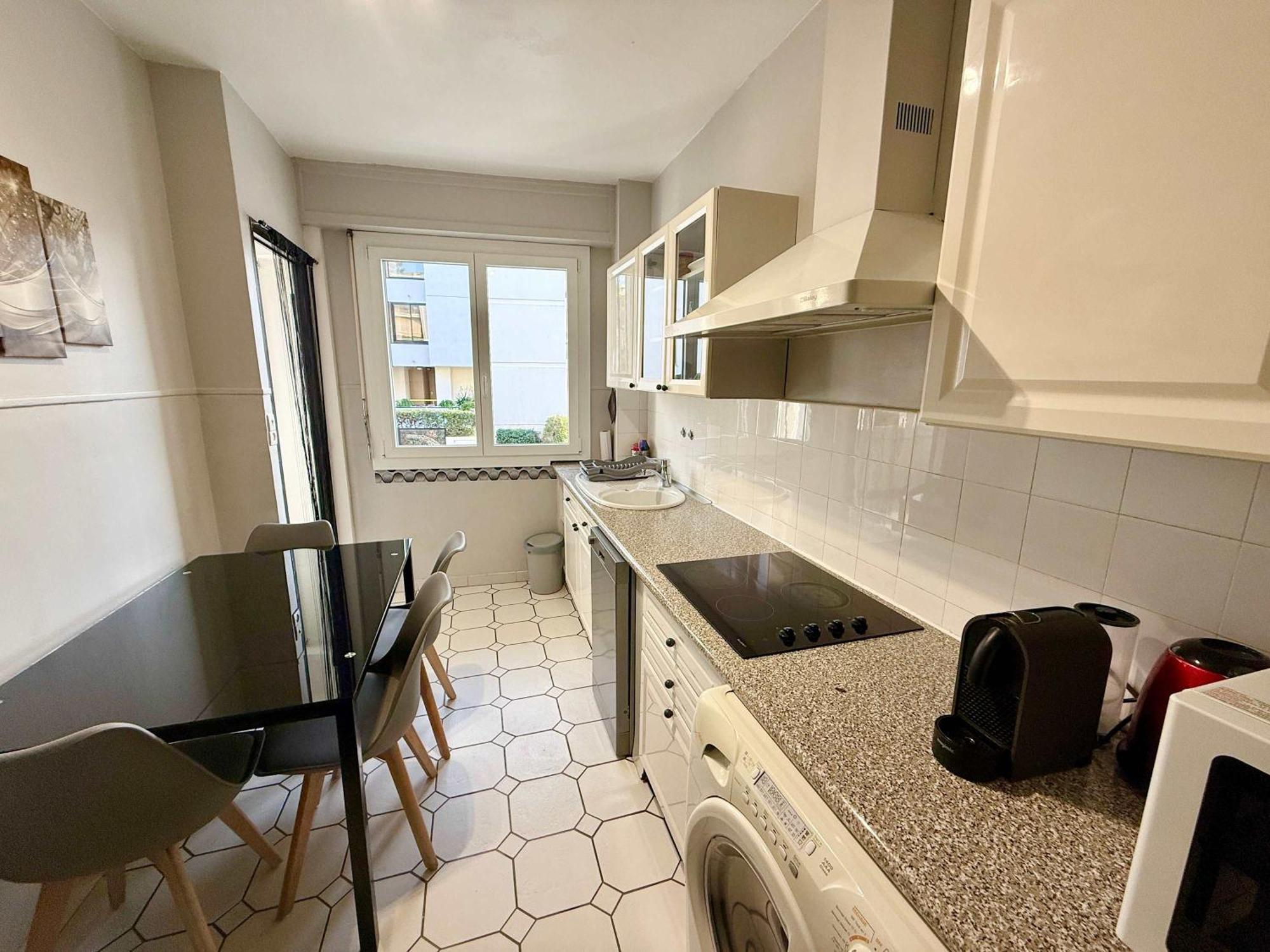 Appartement B007 Grand Lumineux 4 Proche Centre *