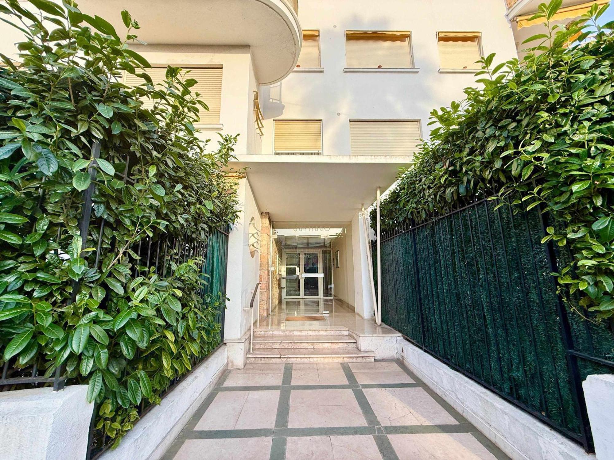 B007 Grand Lumineux 4 Proche Centre * Cannes